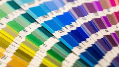 Pantone waaier 1 2048x1152.png